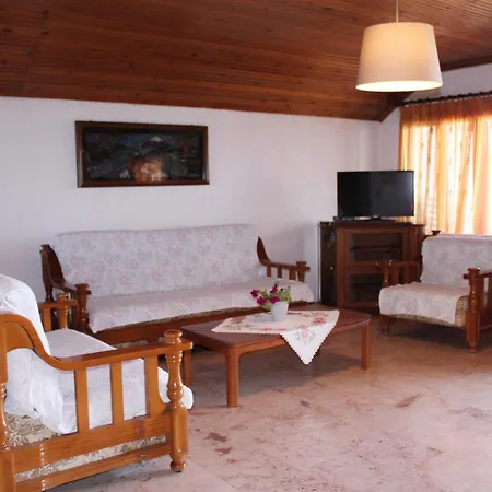 Apartament Kehagias *