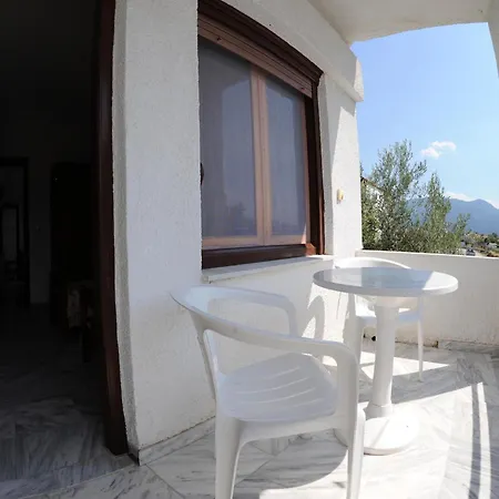 Apartament Kehagias *
